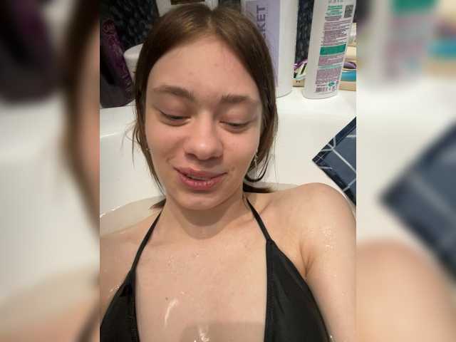 18YoungPussy18 live cam on BongaCams