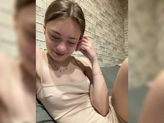 18YoungPussy18 live cam on BongaCams