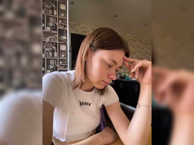 18YoungPussy18 live cam on BongaCams