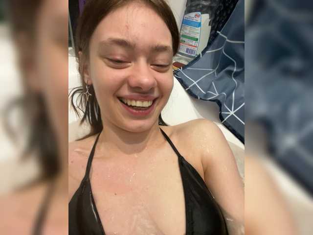 18YoungPussy18 live cam on BongaCams