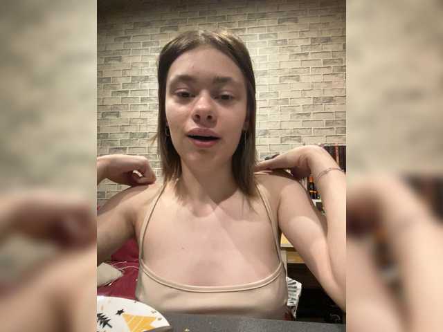 18YoungPussy18 live cam on BongaCams