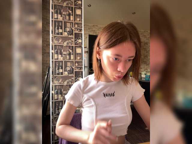 18YoungPussy18 live cam on BongaCams