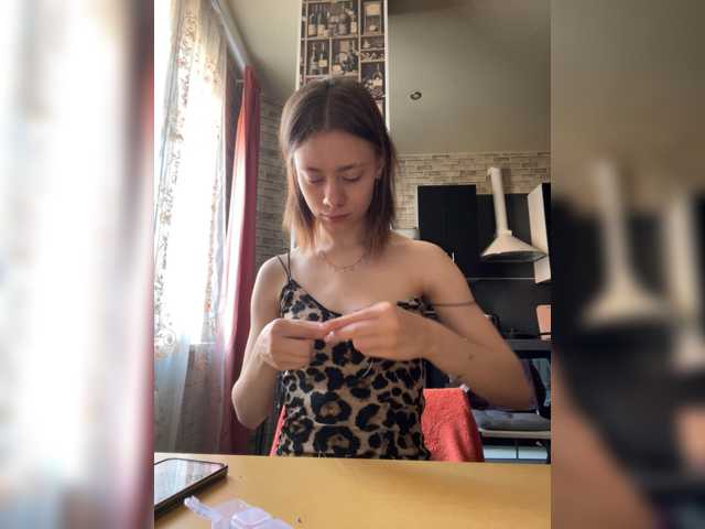 18YoungPussy18 live cam preview