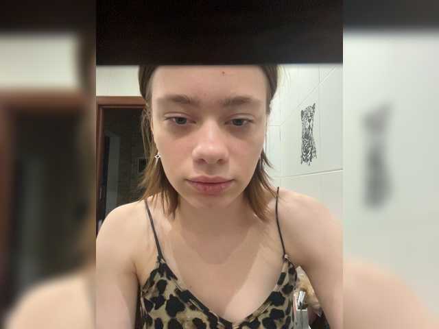 18YoungPussy18 live cam on BongaCams