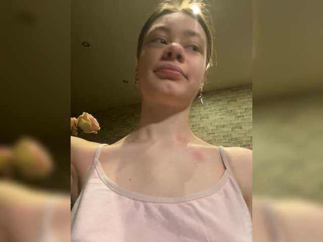 18YoungPussy18 live cam on BongaCams