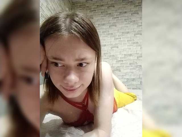 18YoungPussy18 live cam on BongaCams