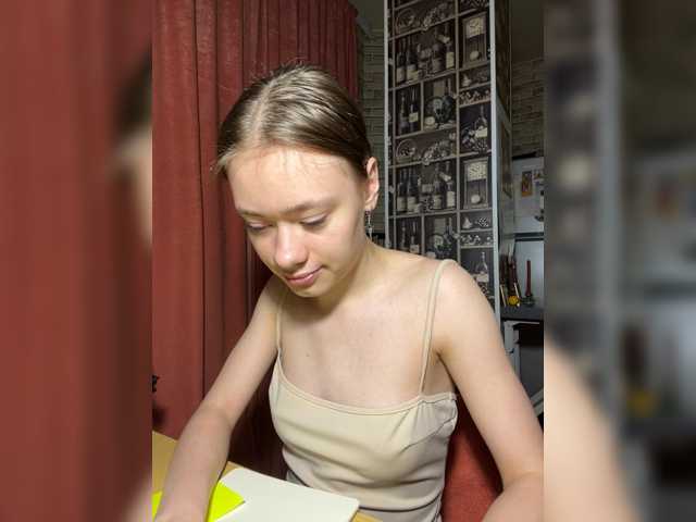 18YoungPussy18 live cam on BongaCams