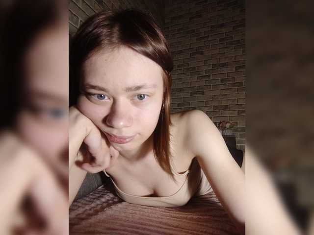 18YoungPussy18 live cam on BongaCams