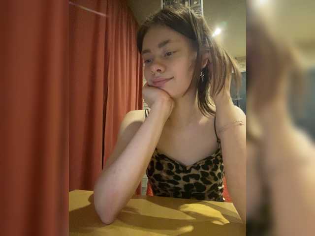 18YoungPussy18 live cam on BongaCams