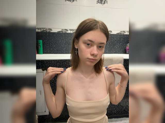 18YoungPussy18 live cam on BongaCams