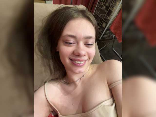 18YoungPussy18 live cam on BongaCams