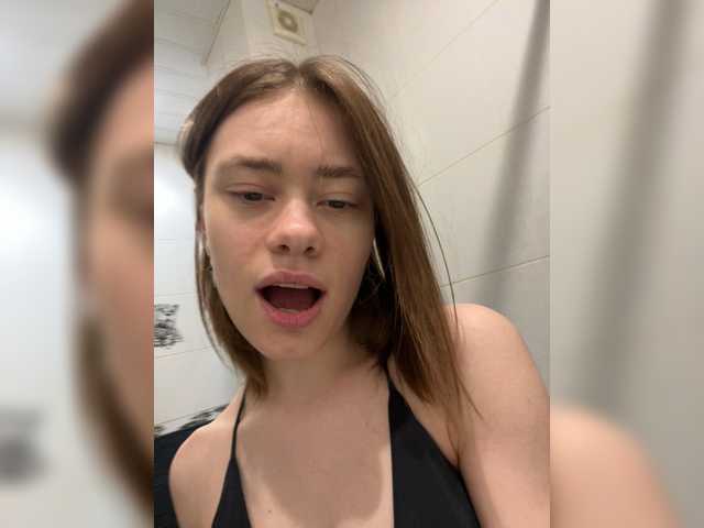 18YoungPussy18 live cam on BongaCams