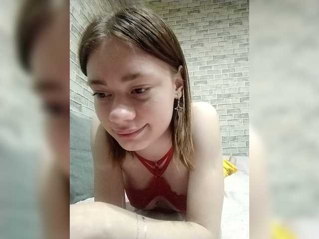 18YoungPussy18 live cam on BongaCams