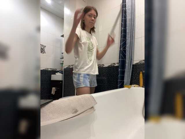 18YoungPussy18 live cam on BongaCams