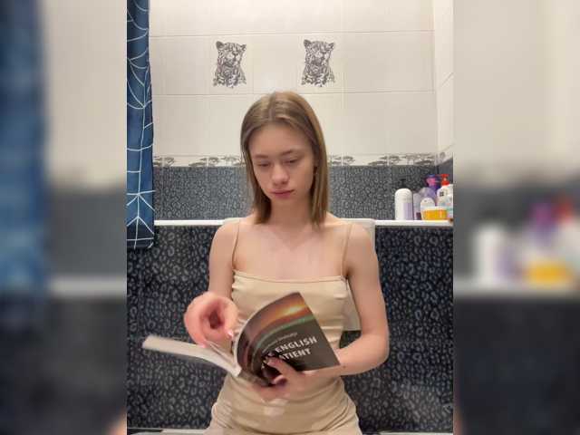 18YoungPussy18 live cam on BongaCams