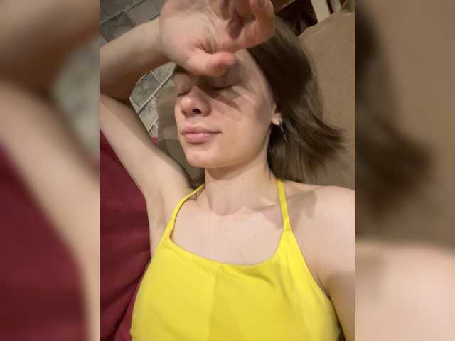 18YoungPussy18 live cam on BongaCams