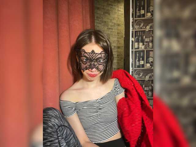 18YoungPussy18 live cam on BongaCams