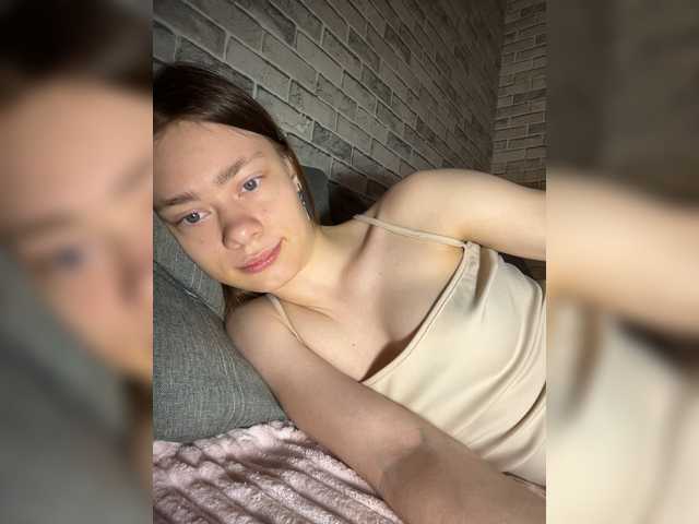 18YoungPussy18 live cam on BongaCams