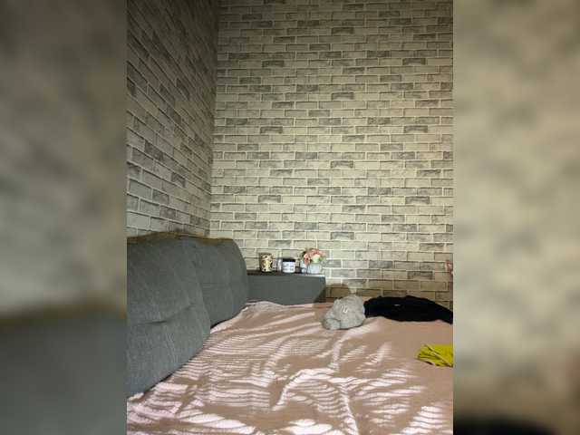 18YoungPussy18 live cam on BongaCams