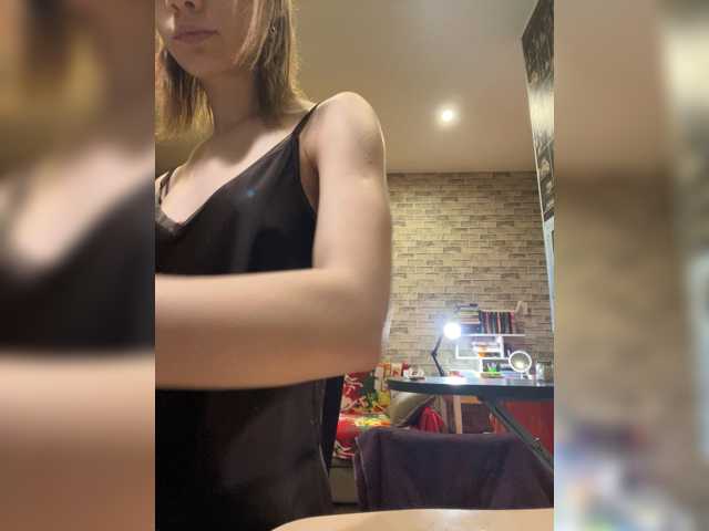 18YoungPussy18 live cam on BongaCams