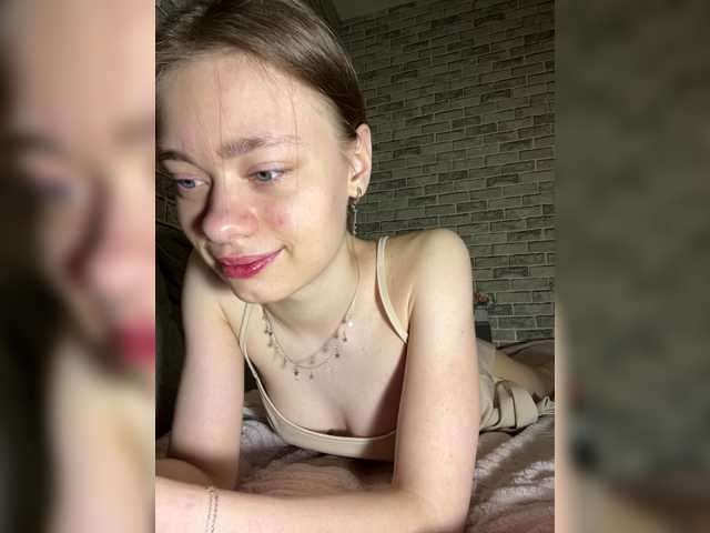 18YoungPussy18 live cam on BongaCams