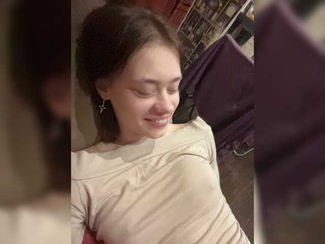 18YoungPussy18 live cam on BongaCams