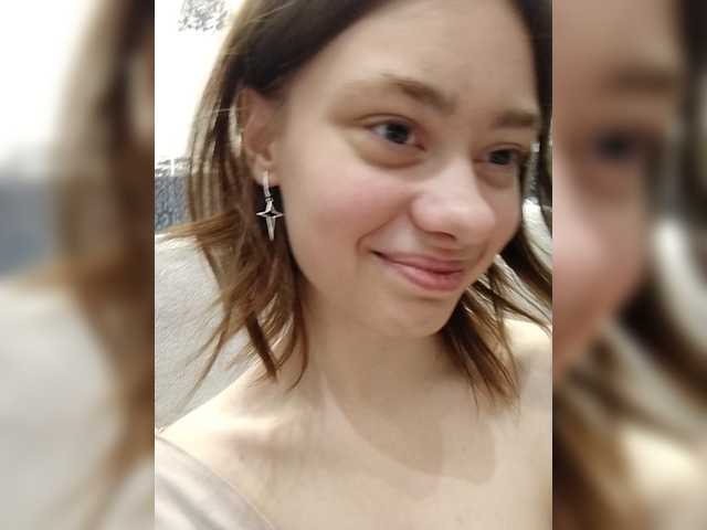 18YoungPussy18 live cam on BongaCams