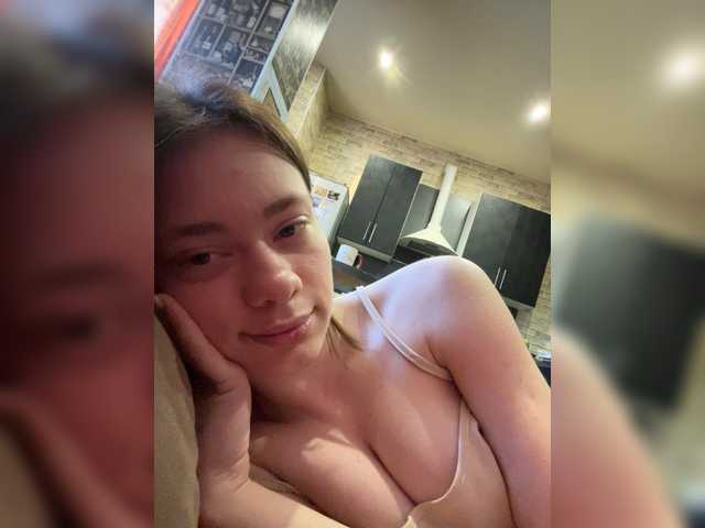 18YoungPussy18 live cam on BongaCams