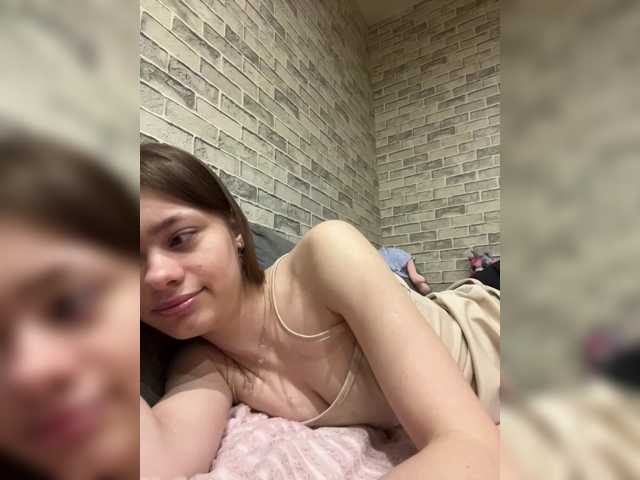 18YoungPussy18 live cam on BongaCams