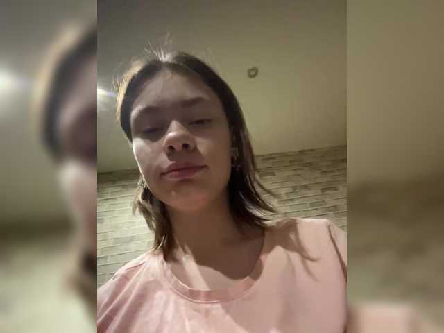 18YoungPussy18 live cam on BongaCams