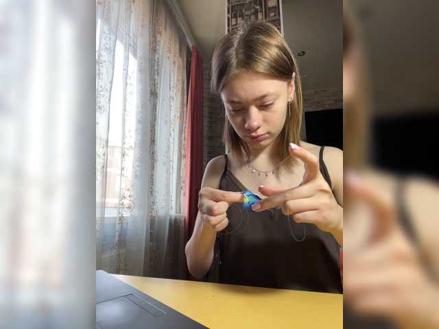 18YoungPussy18 live cam on BongaCams