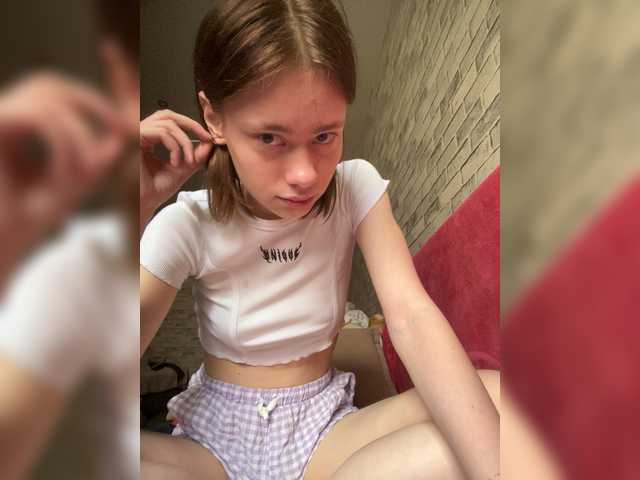 18YoungPussy18 live cam on BongaCams