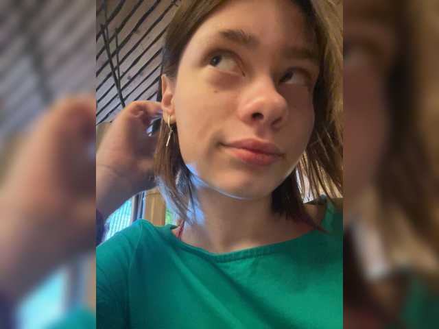 18YoungPussy18 live cam on BongaCams