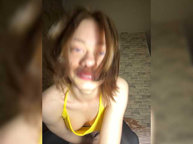 18YoungPussy18 live cam on BongaCams