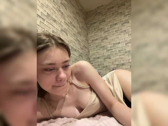 18YoungPussy18 live cam on BongaCams