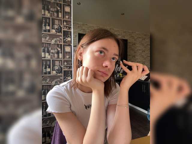 18YoungPussy18 live cam on BongaCams
