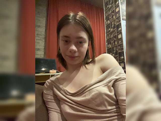 18YoungPussy18 live cam on BongaCams