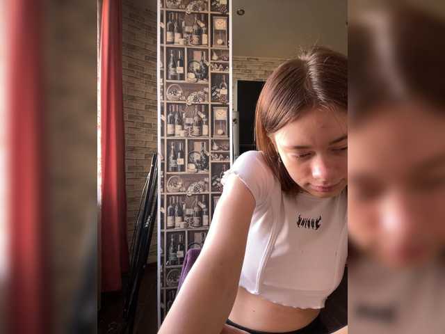 18YoungPussy18 live cam on BongaCams