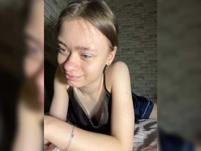 18YoungPussy18 live cam on BongaCams