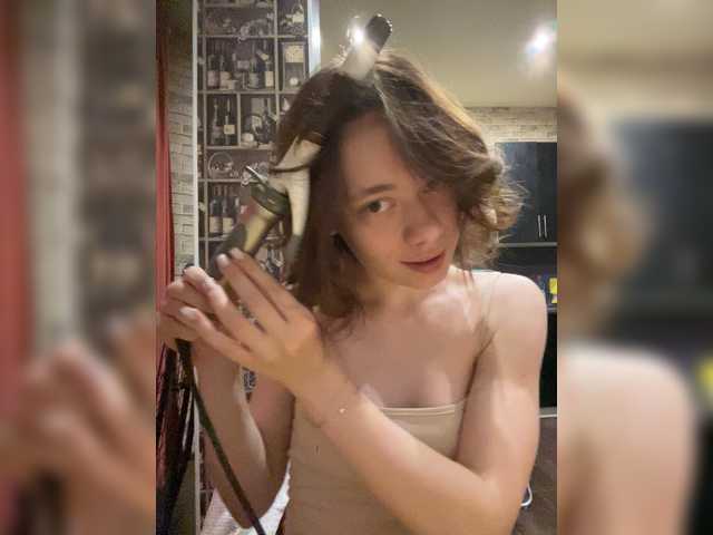 18YoungPussy18 live cam on BongaCams