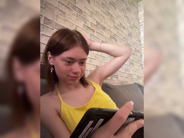 18YoungPussy18 live webcam show