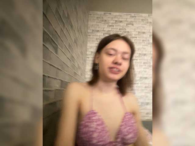 18YoungPussy18 live cam on BongaCams