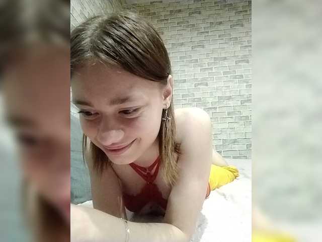 18YoungPussy18 live cam on BongaCams