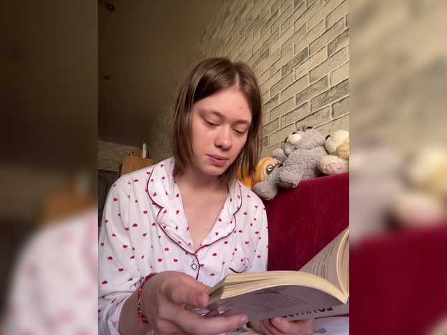 18YoungPussy18 live cam on BongaCams