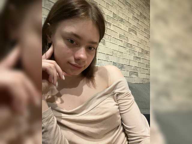 18YoungPussy18 live cam on BongaCams