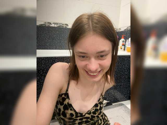 18YoungPussy18 live cam on BongaCams