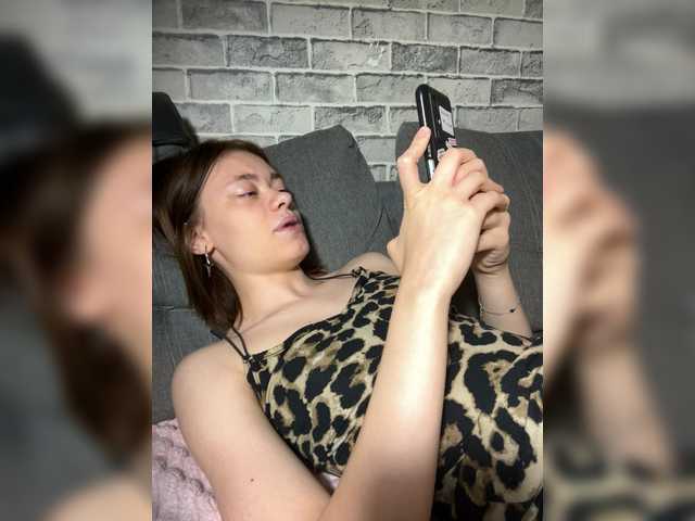 18YoungPussy18 live cam on BongaCams