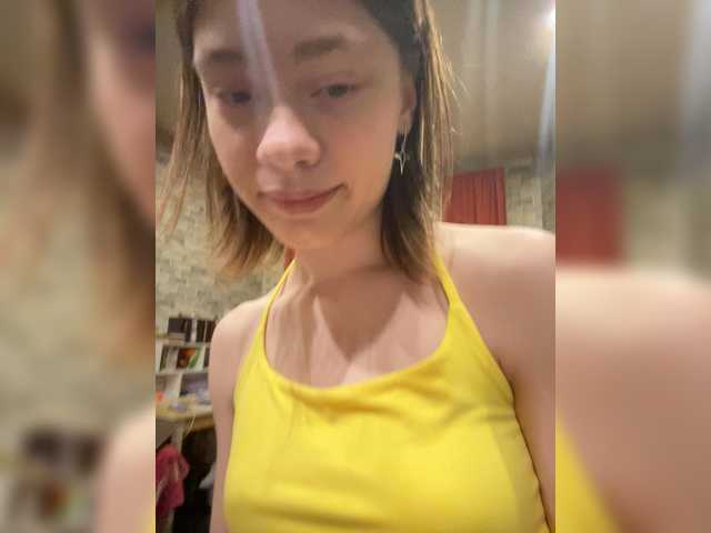 18YoungPussy18 live cam on BongaCams