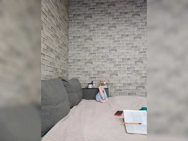 18YoungPussy18 live cam on BongaCams