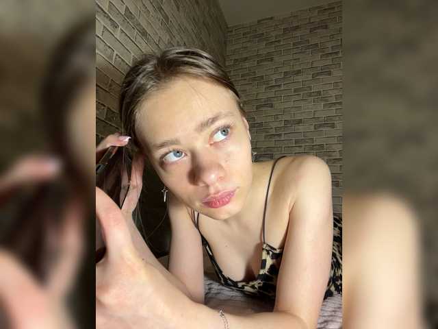 18YoungPussy18 live cam on BongaCams